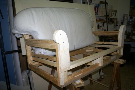 Modifica della struttura di un divano esistente. 1a foto